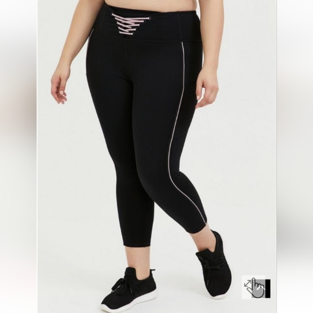 Black & Pink Lattice Front Crop Wicking Active Legging with Pockets